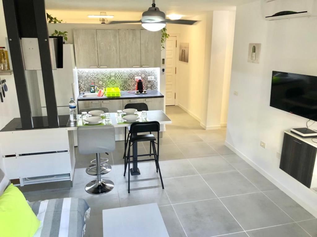 Los Cristianos Center Modern Apartament Zewnętrze zdjęcie